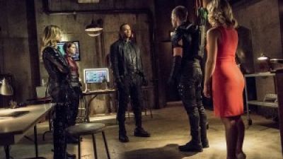 Arrow: Who Dies in Season 4? Photo