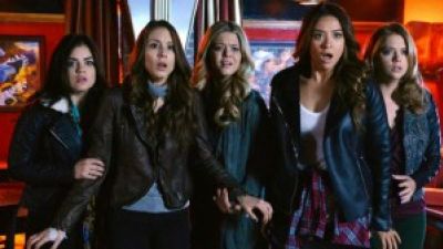 Pretty Little Liars After Show Season 5 Episode 22 “Bloody Hell” Photo