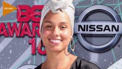 Alicia Keys Says BYE BYE To Makeup! Photo