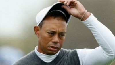 Tiger Woods Struggling Photo