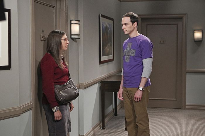 "The Matrimonial Momentum" -- Sheldon (Jim Parsons, right) doesn't know how to act after Amy (Mayim Bialik, left) pushes pause on their relationship, on the ninth season premiere of THE BIG BANG THEORY, Monday, Sept. 21 (8:00-8:31 PM, ET/PT), on the CBS Television Network. Photo: Sonja Flemming/CBS ÃÂ©2015 CBS Broadcasting, Inc. All Rights Reserved