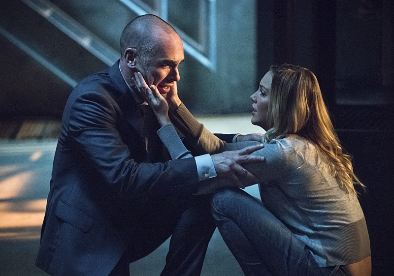 Arrow -- "Beyond Redemption" -- Image AR405B_0414b.jpg -- Pictured (L-R): Paul Blackthorne as Quentin Lance and Katie Cassidy as Laurel Lance -- Photo: Dean Buscher/ The CW -- ÃÂ© 2015 The CW Network, LLC. All Rights Reserved.