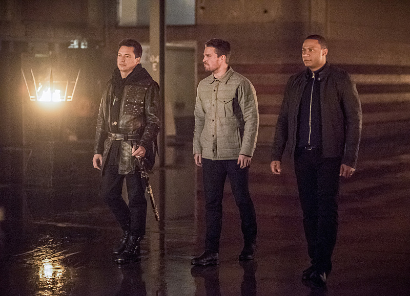 Arrow_Sins_Of_The_Father_Malcolm_Merlyn_Oliver_Queen_John_Diggle